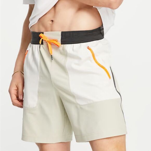 UNDER ARMOUR MENS TERRAIN WOVEN SHORTS Stone/ Khaki Base/ Black SIZE 2x - Picture 10 of 10